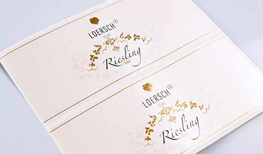 Bedrukte wijnetiketten op rol van unieketiket.nl voor wijnflessen