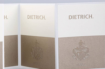 Zelfklevend mat wit papier voor etiketten op rol van unieketiket.nl
